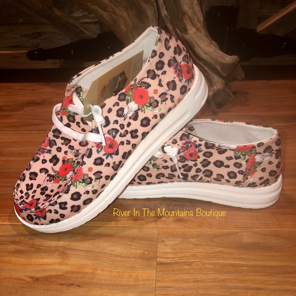 NWT! “LAST PAIR” Boho/Western Running Wild Fashion Sneakers!